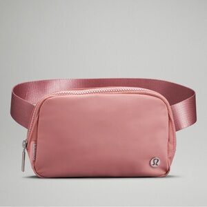 Lululemon Everywhere Belt Bag 1L